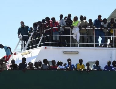 Ιταλία: Αποβιβάστηκαν στο Ρήγιο 232 μετανάστες - Είχαν διασωθεί στην Κ. Μεσόγειο πριν λίγες ημέρες
